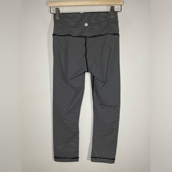 Lululemon Wunder Under Crop (High-Rise) Full-On Luxtreme Hype Stripe Black White - Picture 9 of 10